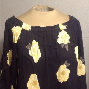 Maurice's top size M